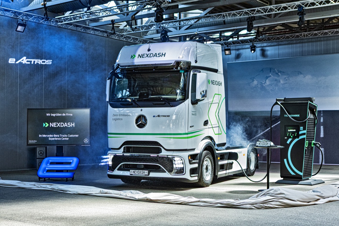 eActros 600 E-Lkw im operativen Einsatz bei der NexDash Gruppe